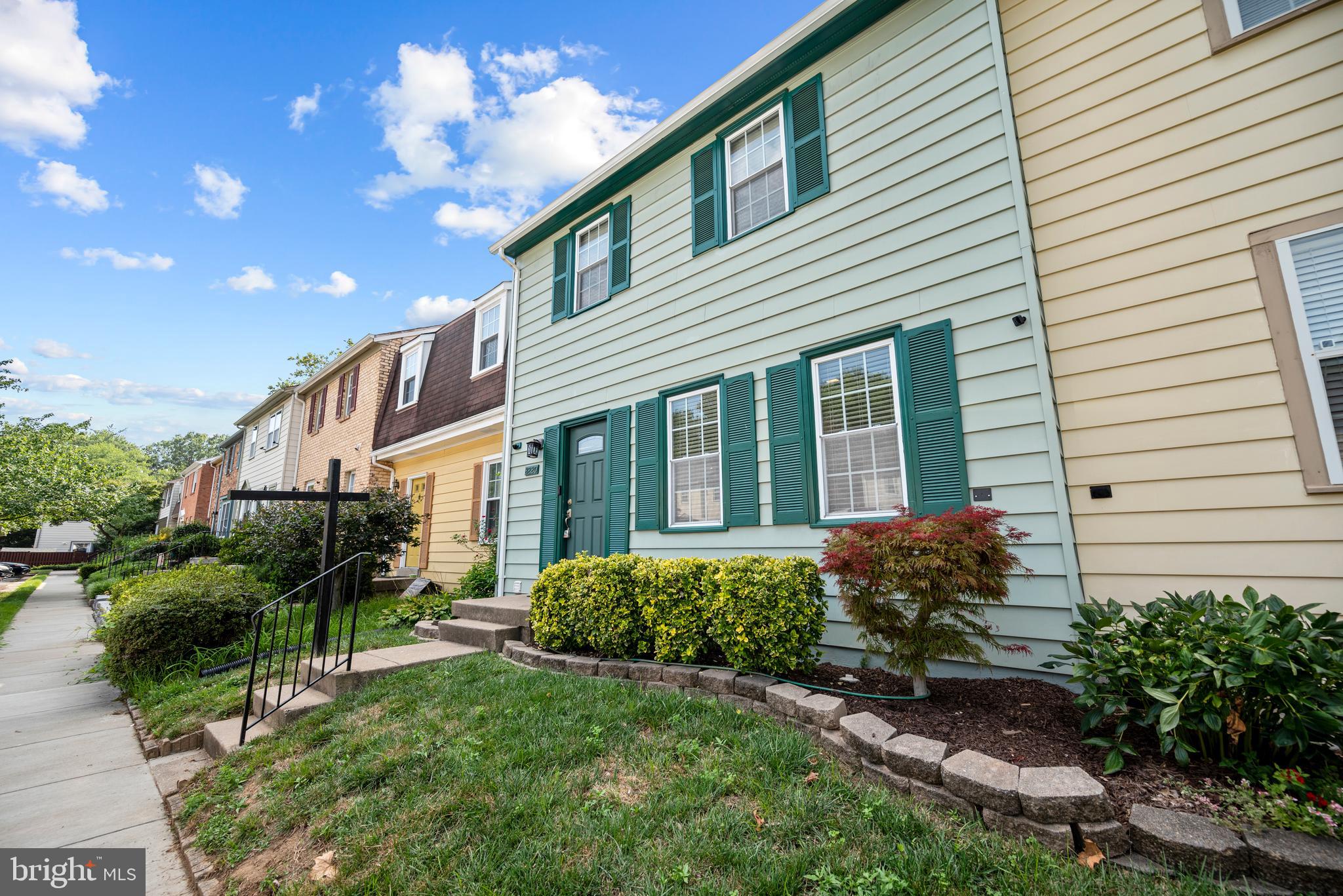 8220 Stationhouse Ct