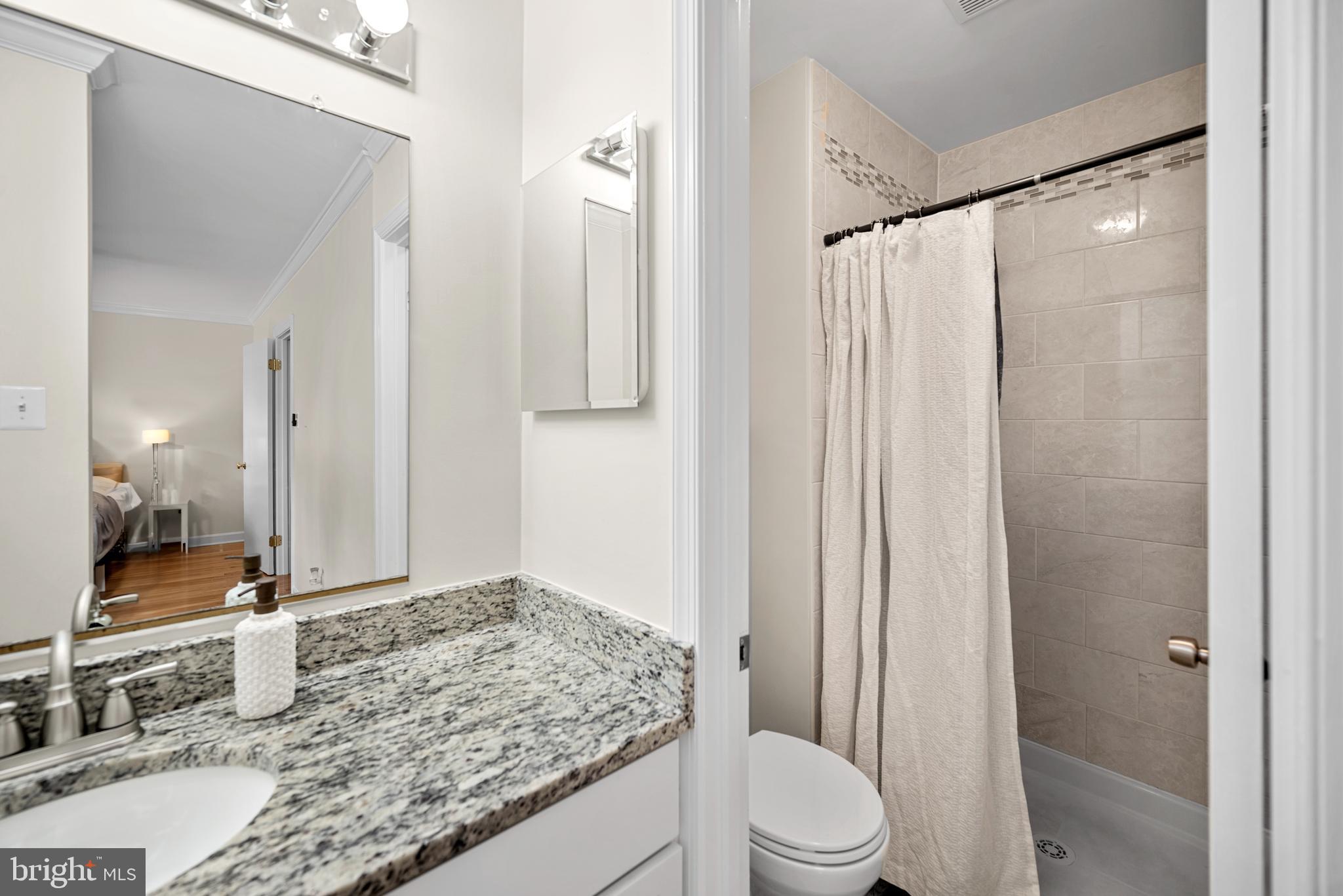 8220 Stationhouse Ct