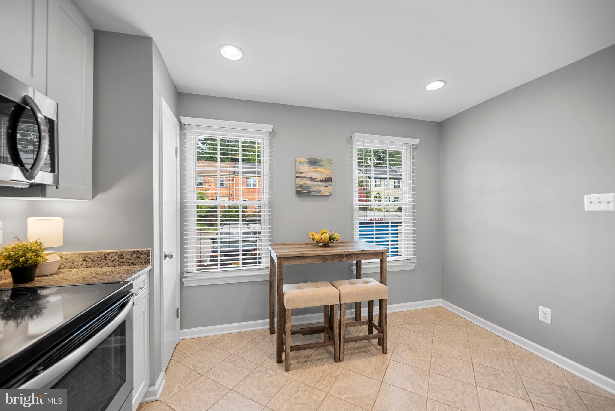 8220 Stationhouse Ct