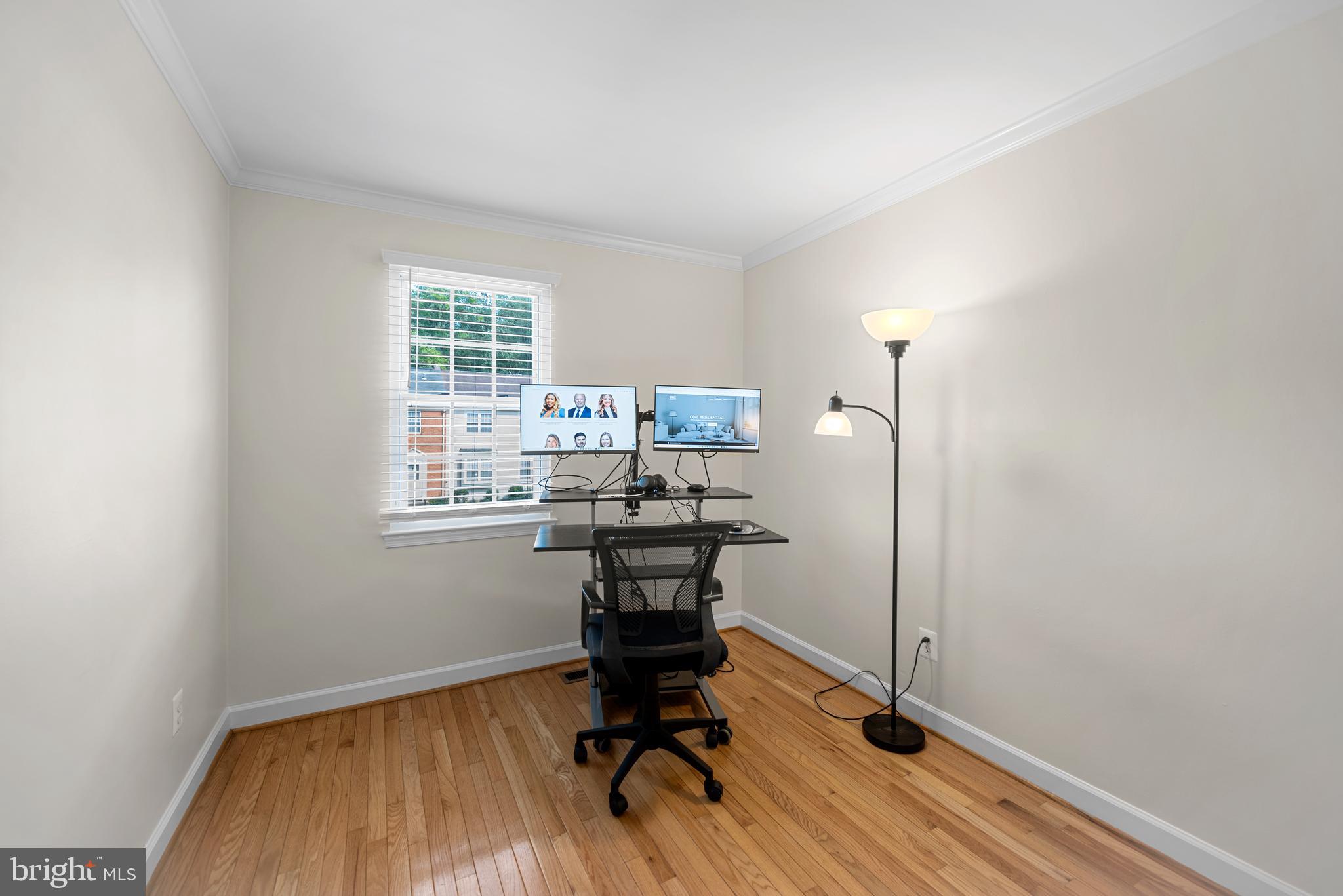 8220 Stationhouse Ct