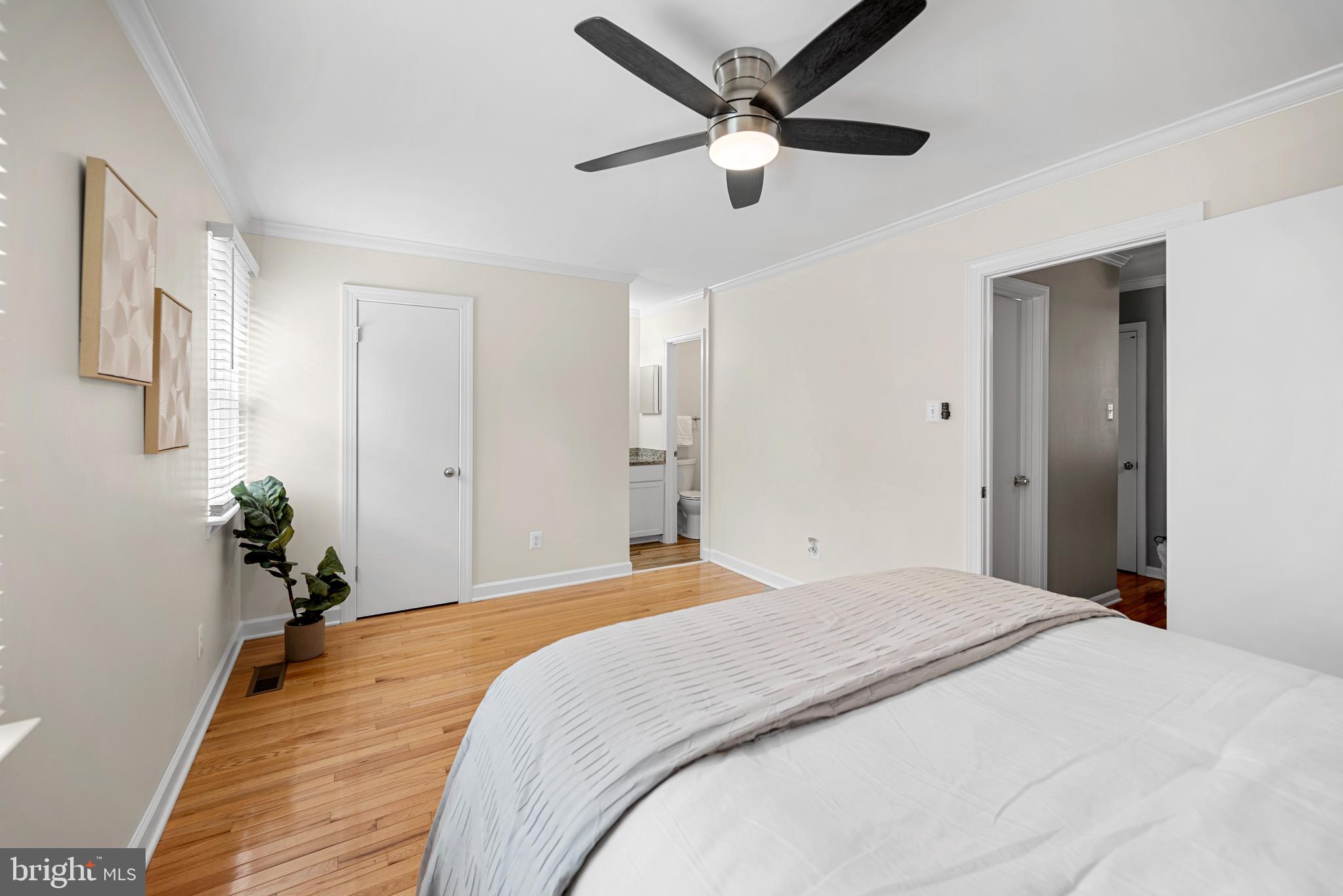 8220 Stationhouse Ct