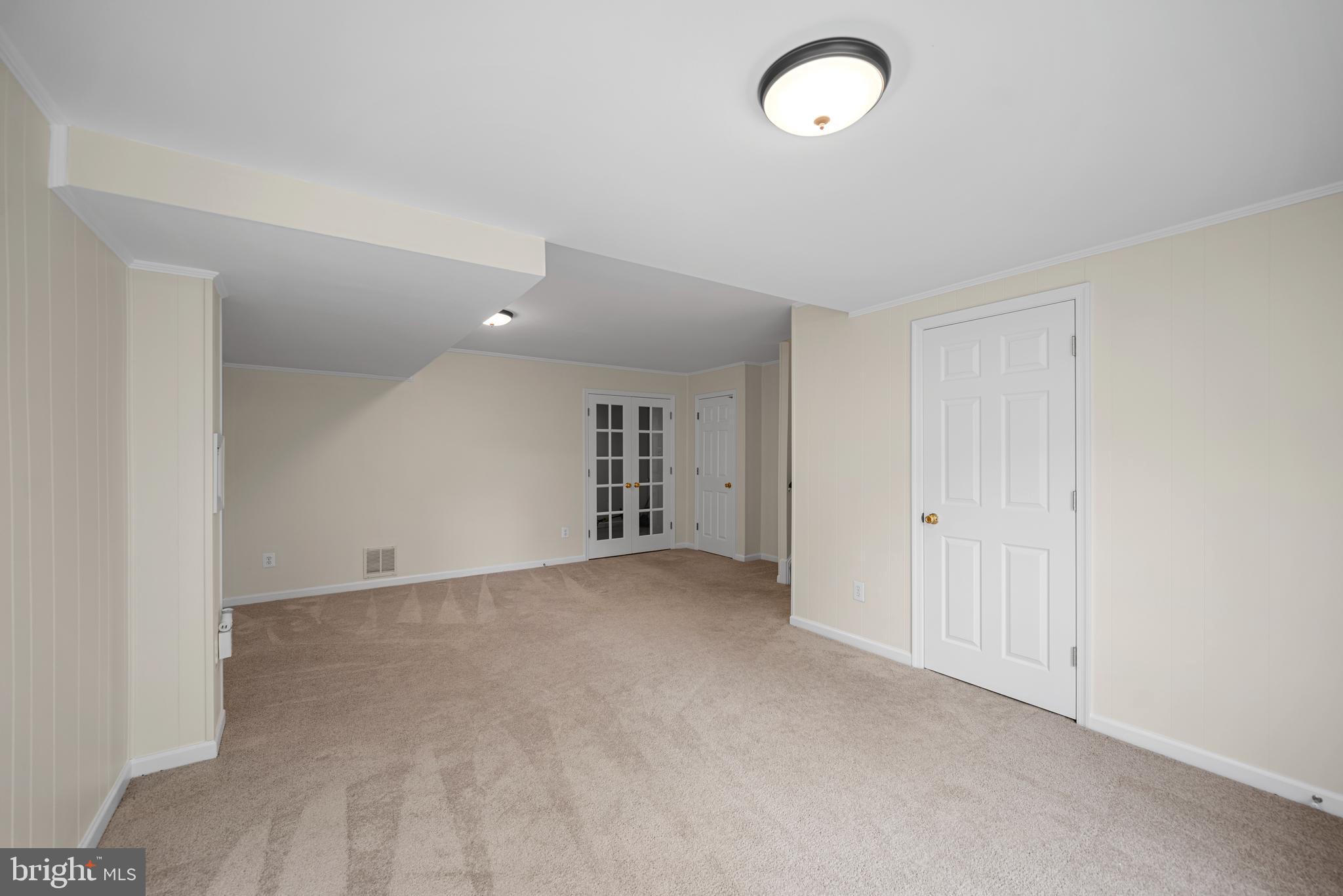 8220 Stationhouse Ct