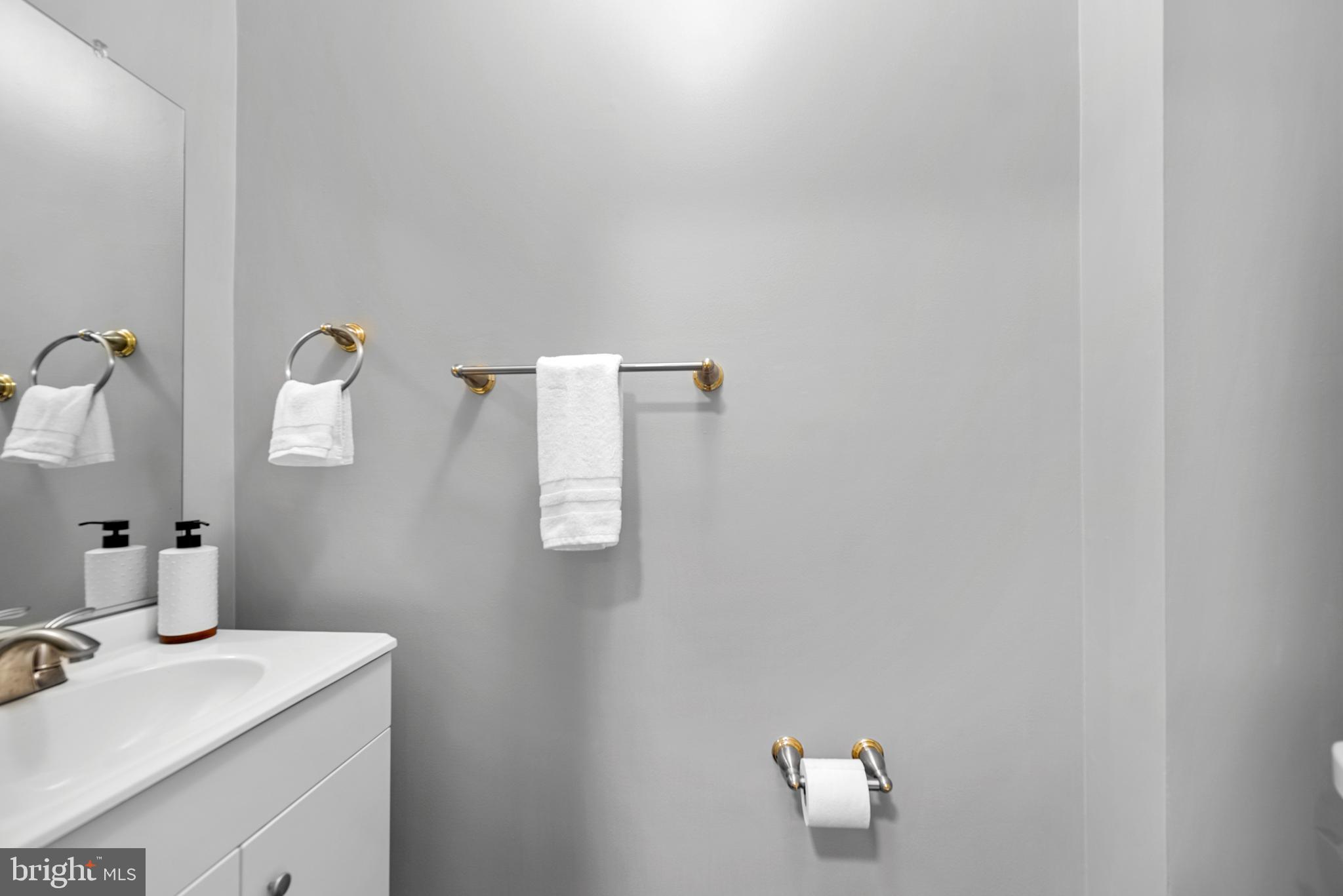 8220 Stationhouse Ct