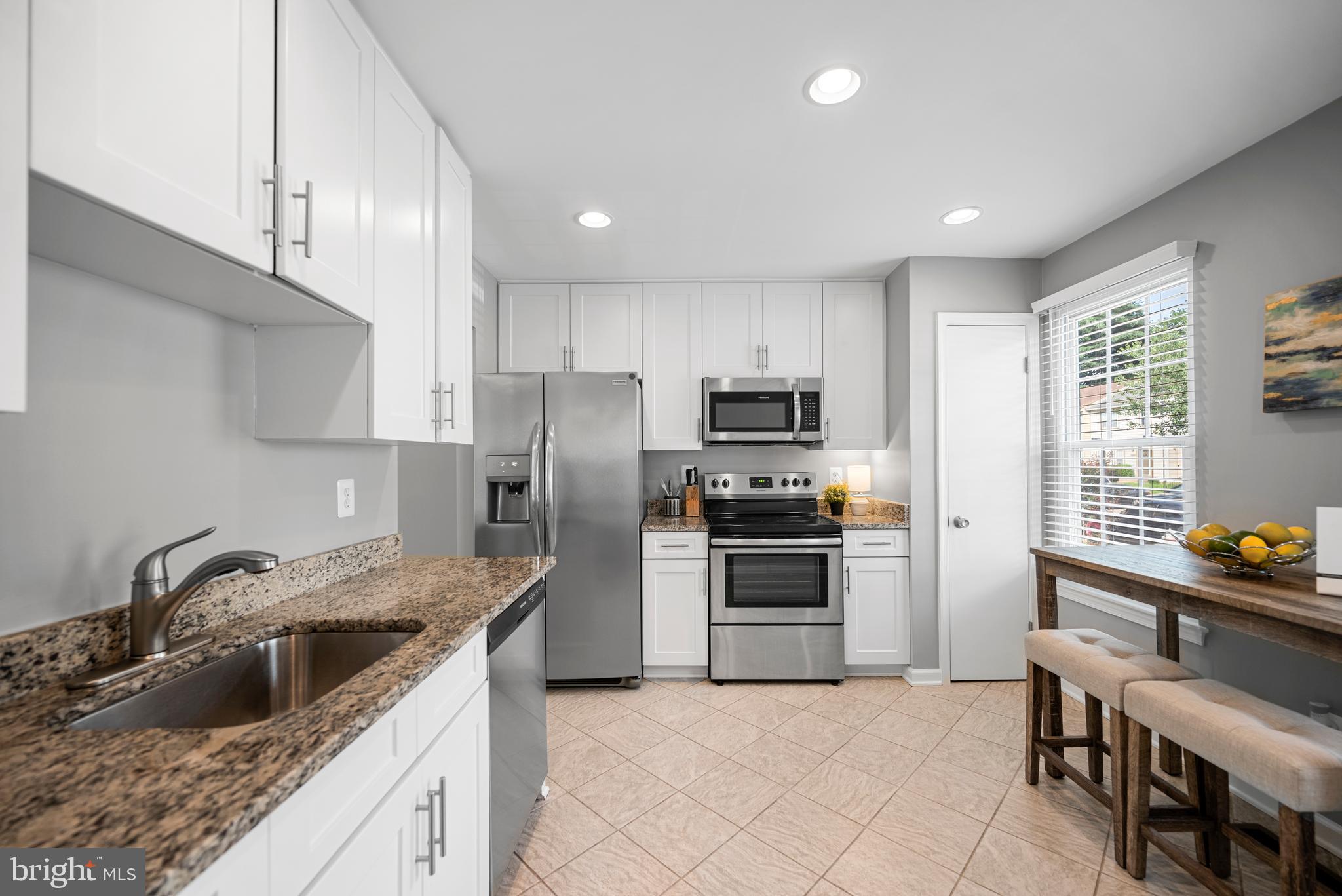 8220 Stationhouse Ct