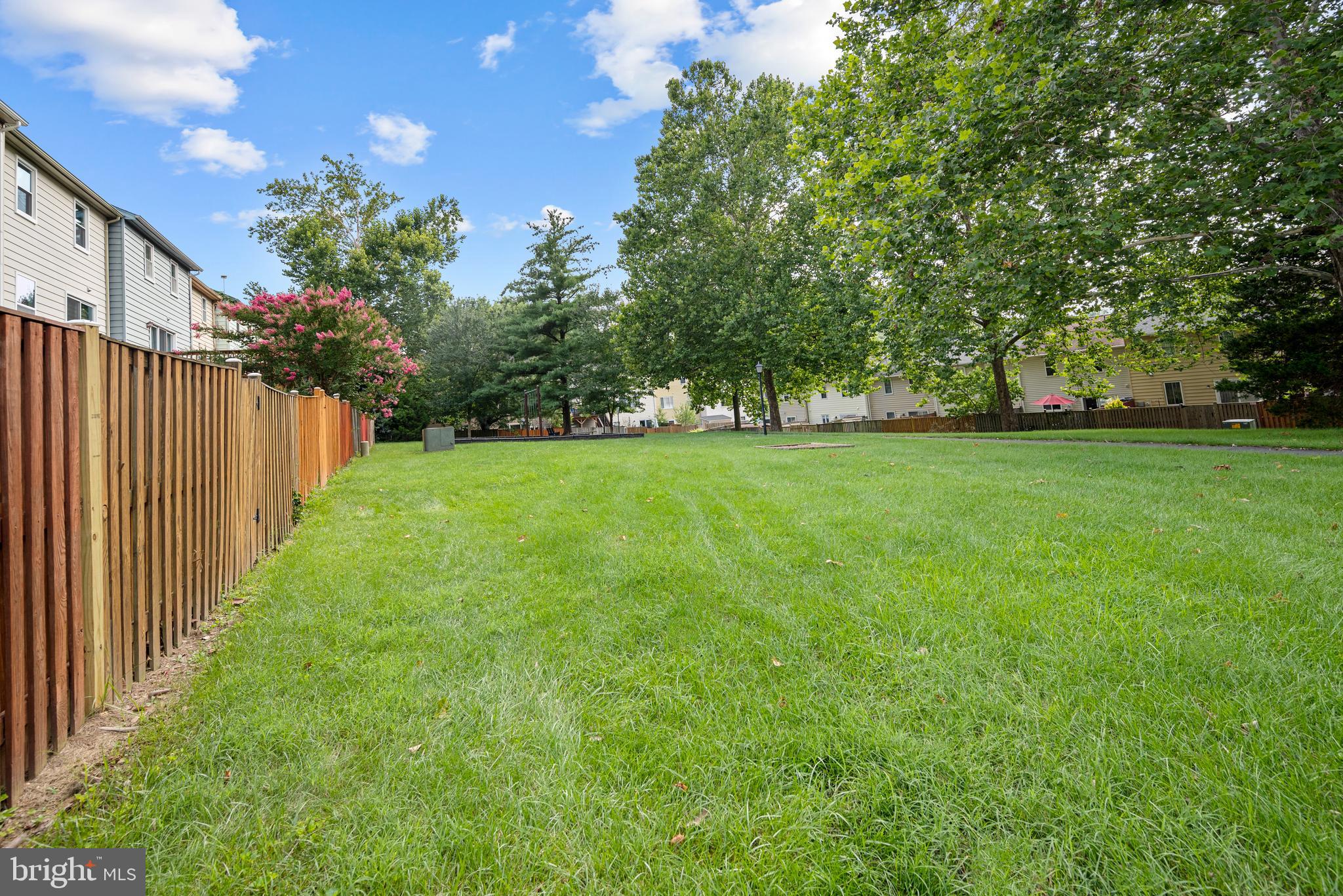 8220 Stationhouse Ct