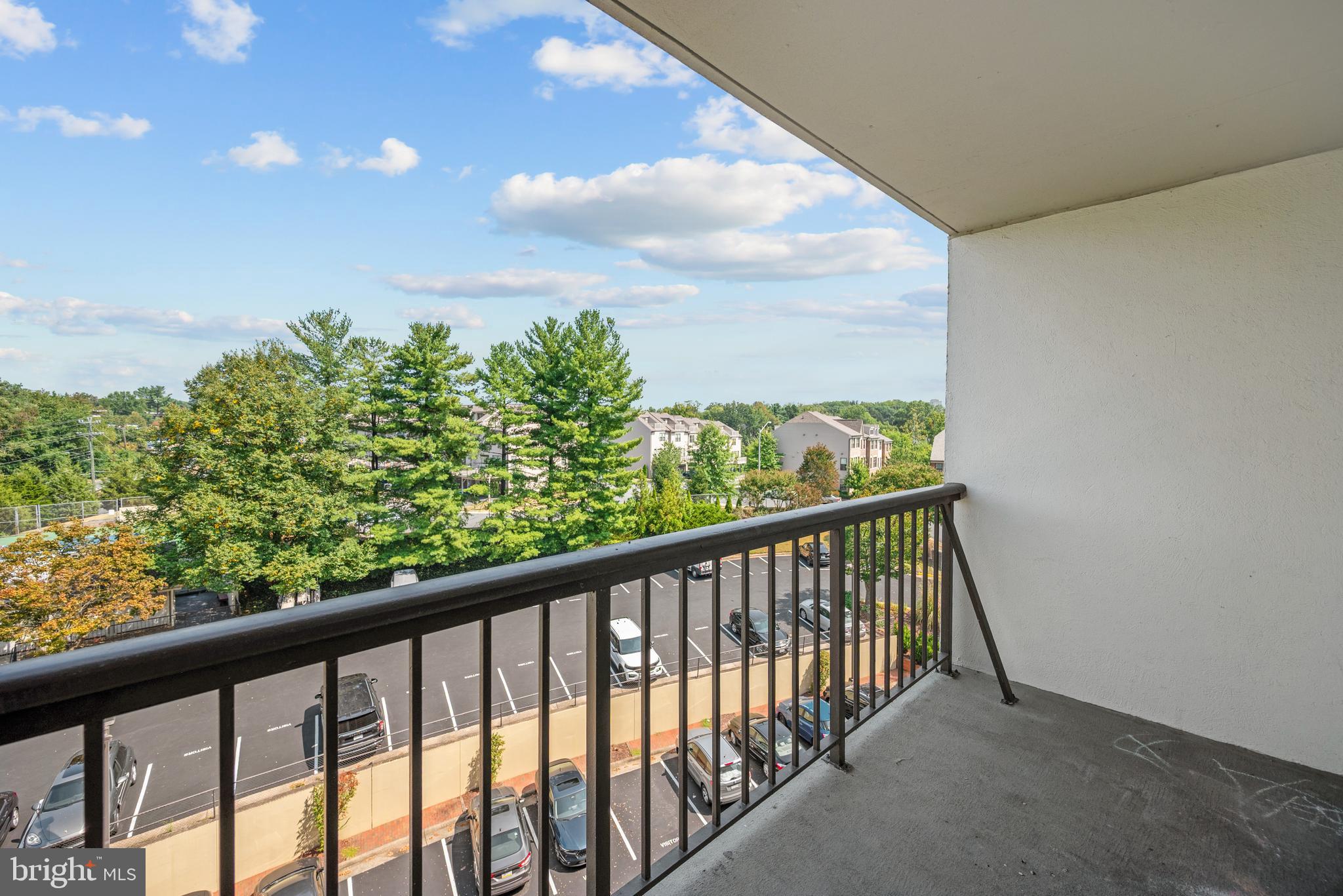 3800 POWELL LANE 830
