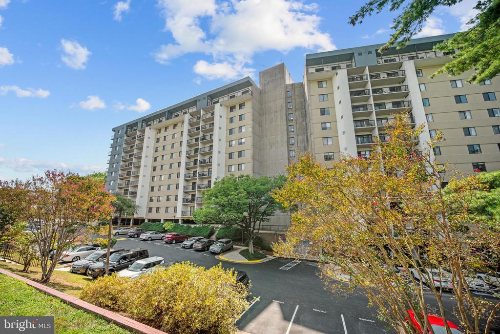 3800 POWELL LANE 830