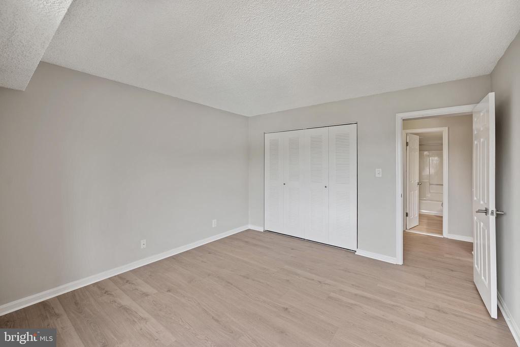 3800 POWELL LANE 830