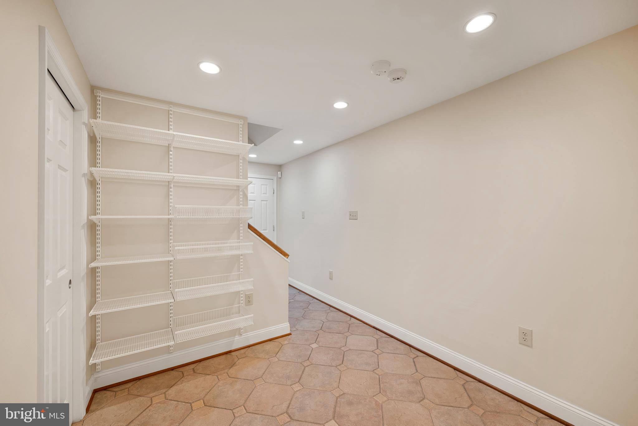 7100 HUNDSFORD LANE