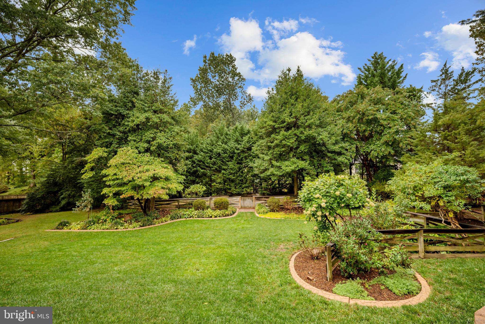 7100 HUNDSFORD LANE