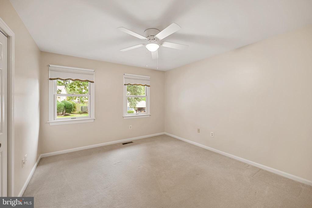 7100 HUNDSFORD LANE