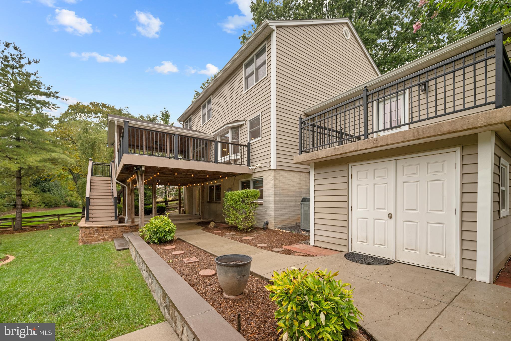 7100 HUNDSFORD LANE