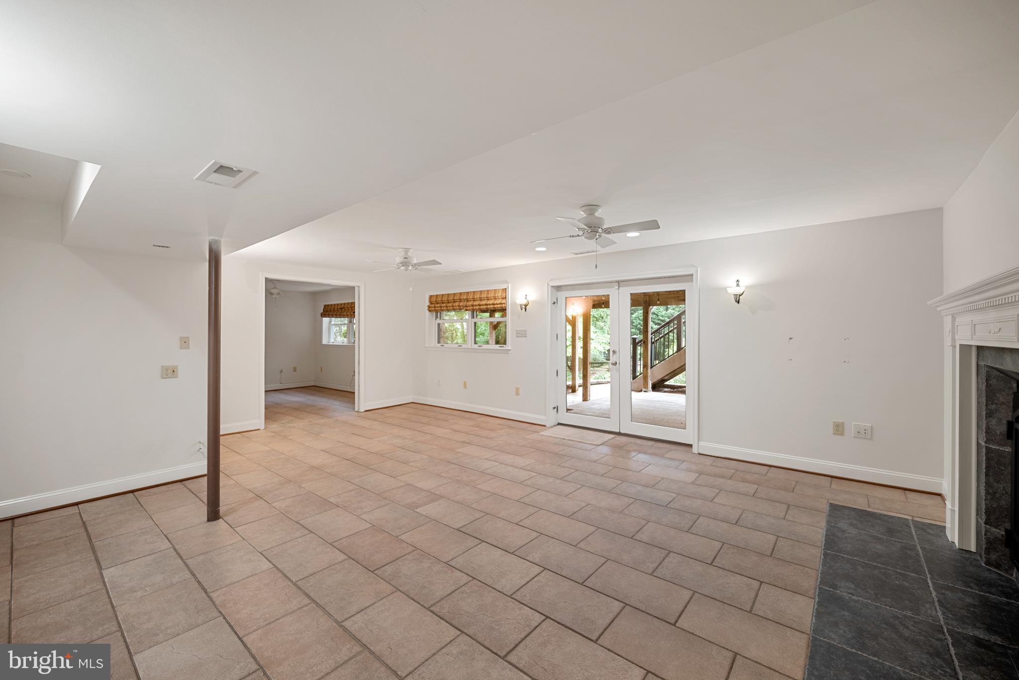 7100 HUNDSFORD LANE
