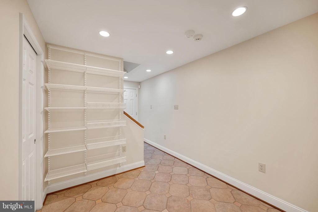 7100 HUNDSFORD LANE