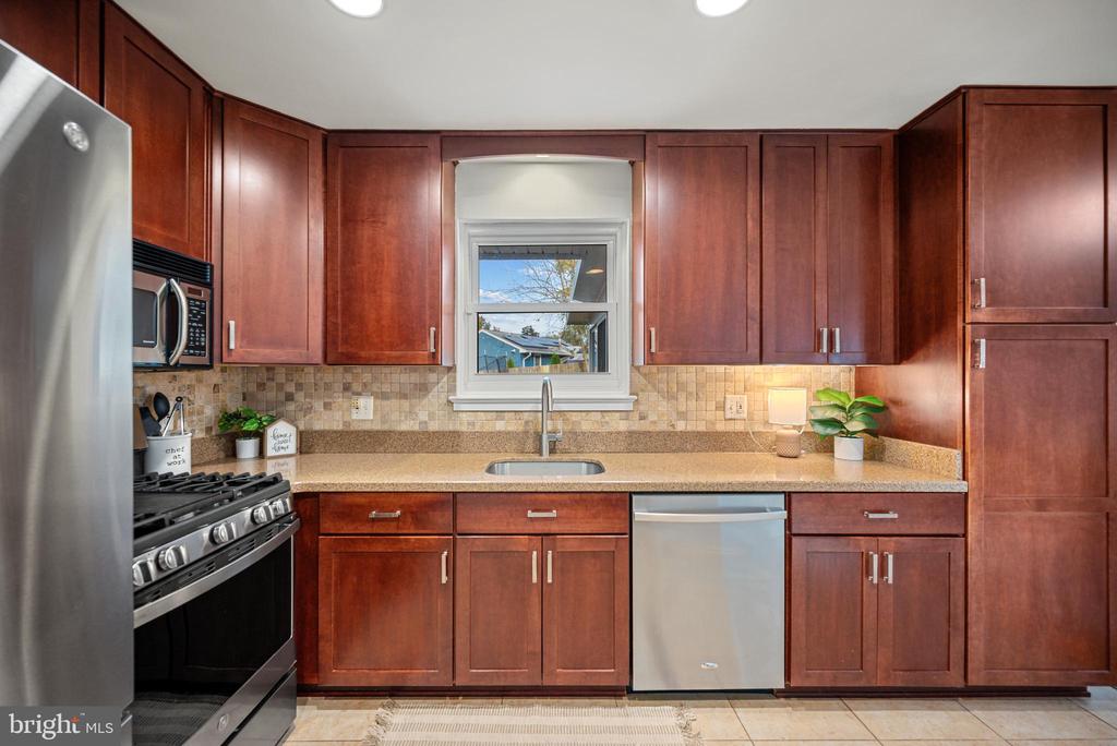 7104 VERMILLION PLACE