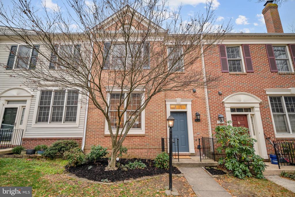 3721 HUNTLEY MEADOWS LANE