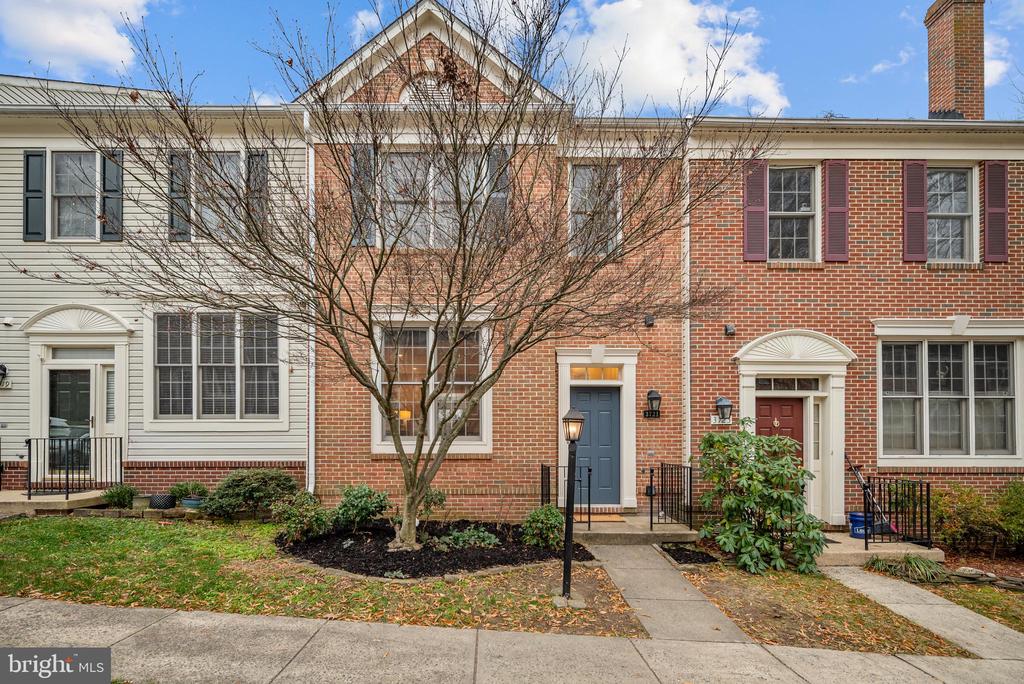 3721 HUNTLEY MEADOWS LANE