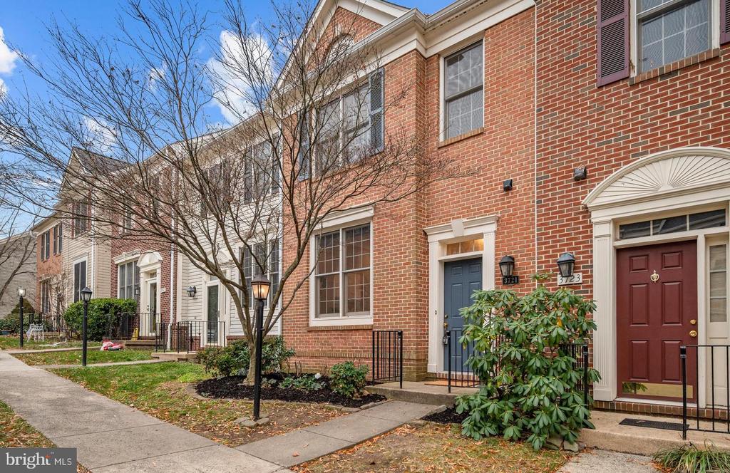 3721 HUNTLEY MEADOWS LANE