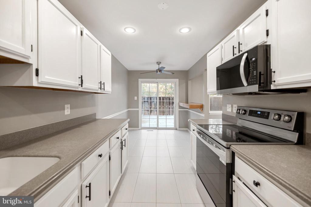 6104 OLD BRENTFORD COURT