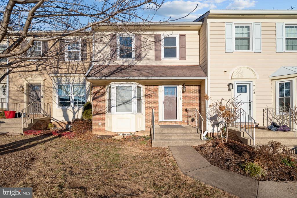 6104 OLD BRENTFORD COURT