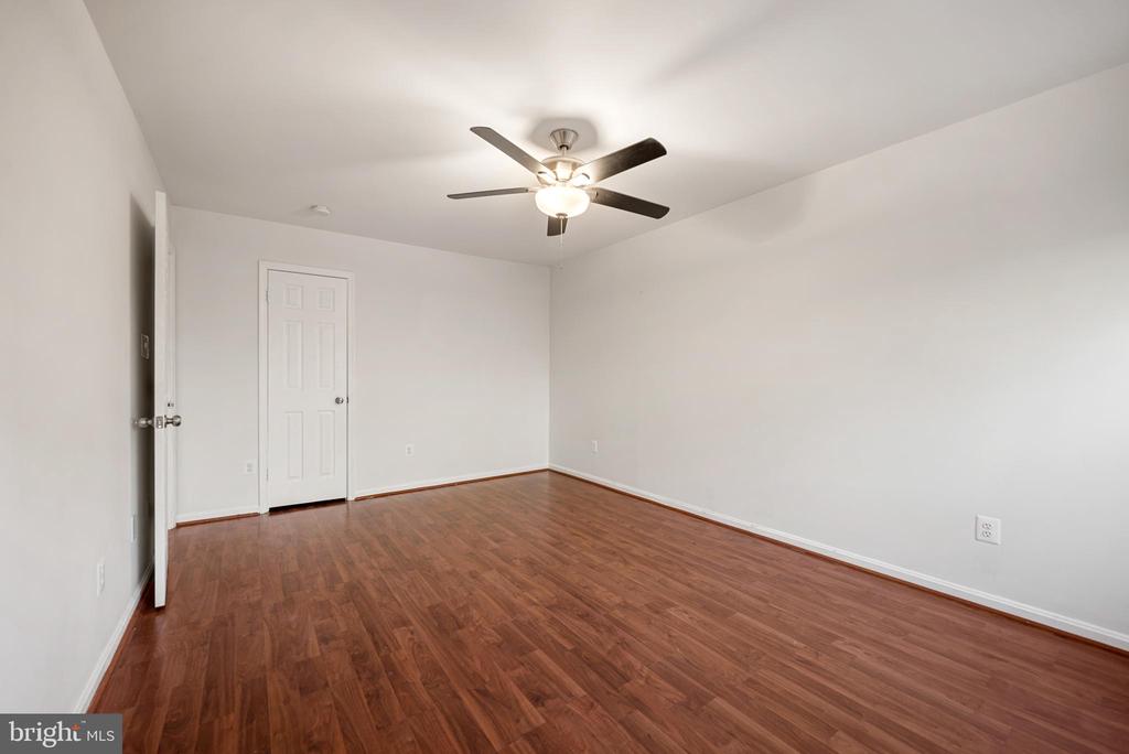 6104 OLD BRENTFORD COURT