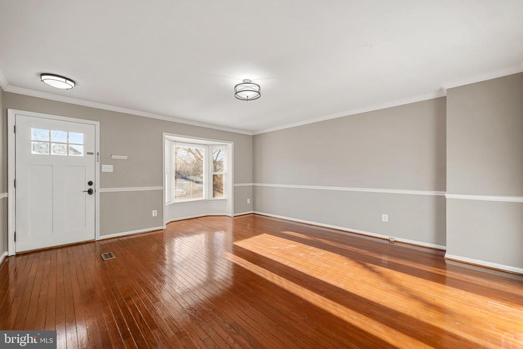 6104 OLD BRENTFORD COURT