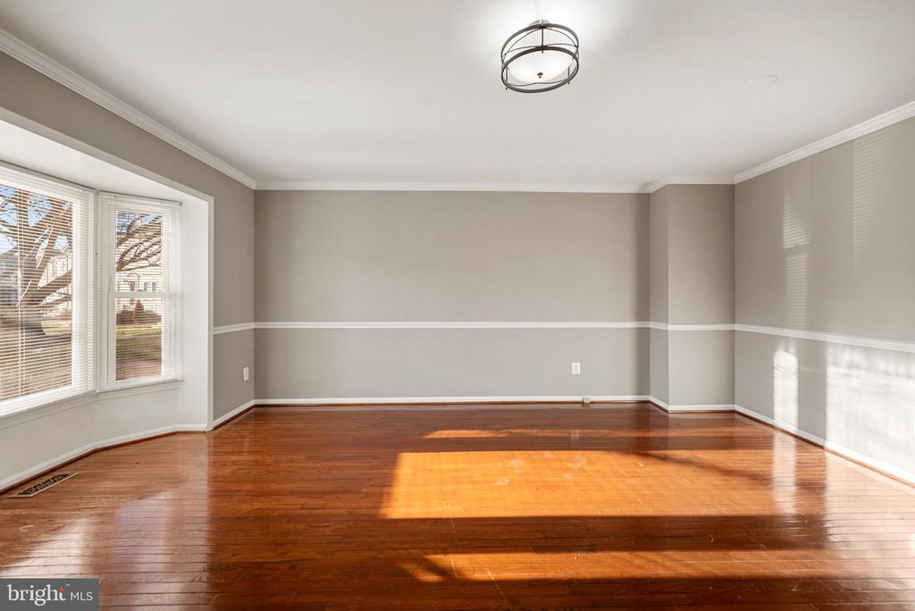6104 OLD BRENTFORD COURT