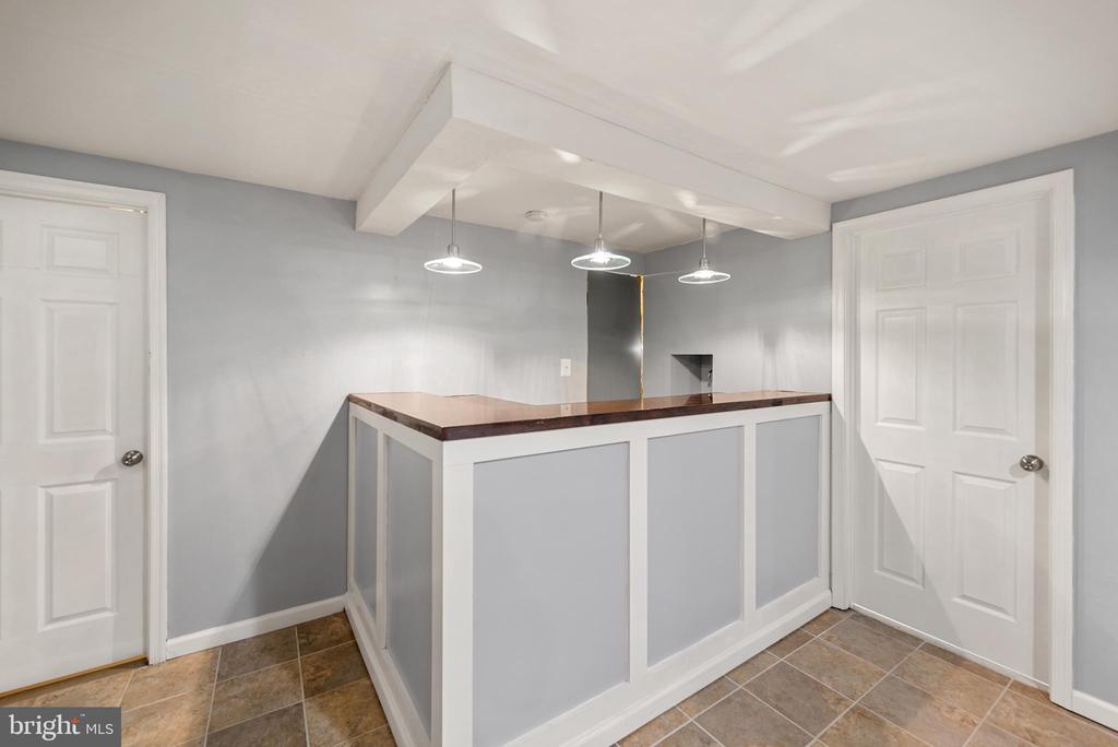 6104 OLD BRENTFORD COURT