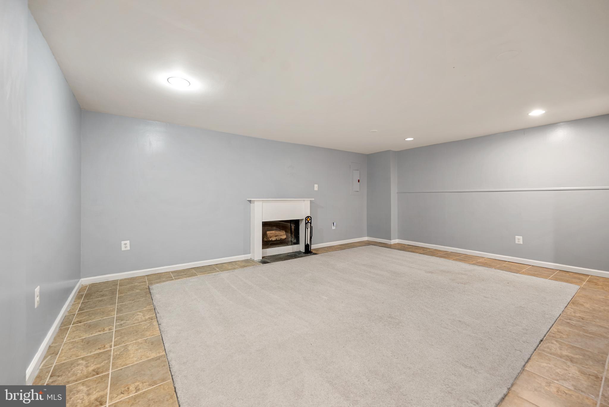 6104 OLD BRENTFORD COURT