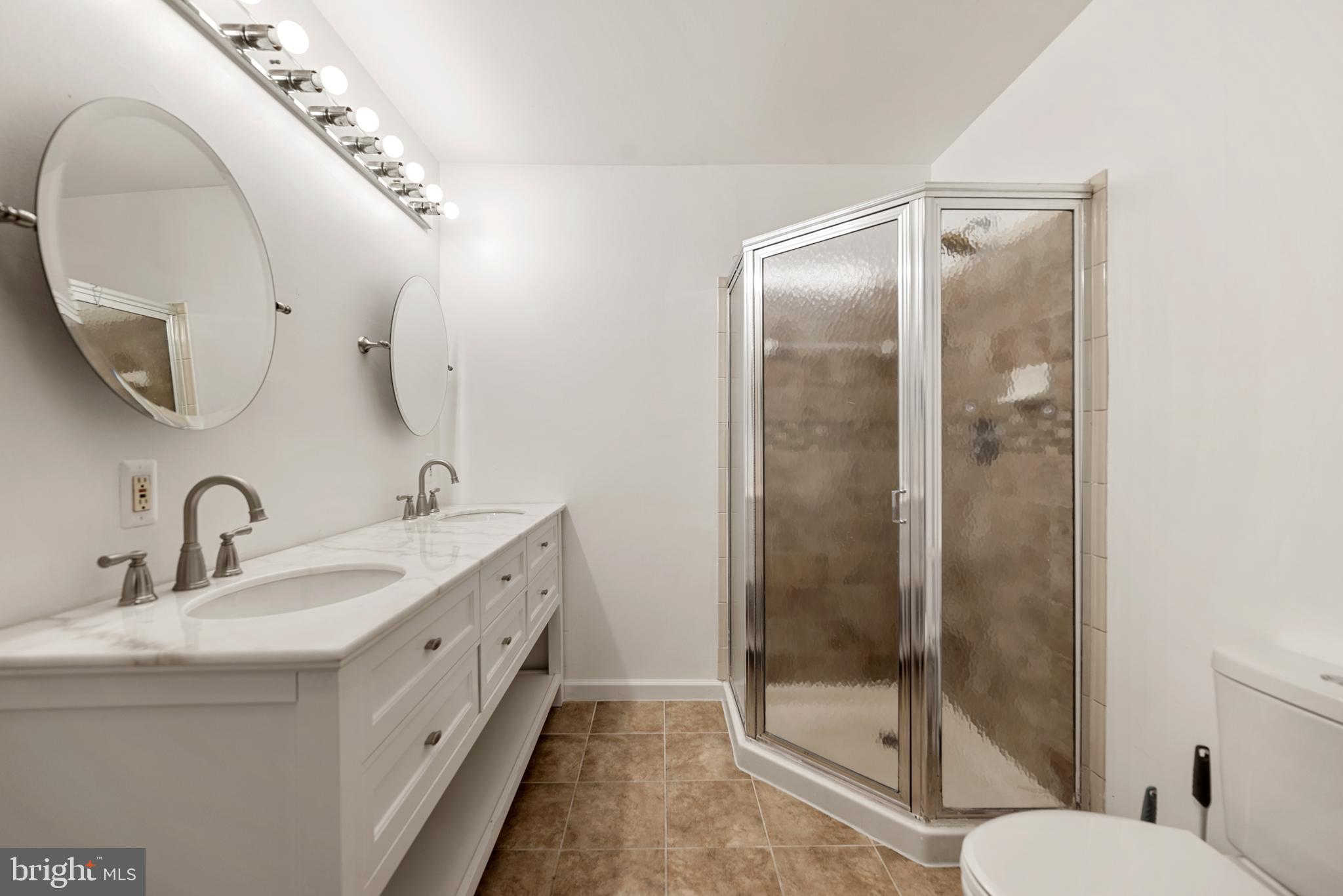 6104 OLD BRENTFORD COURT