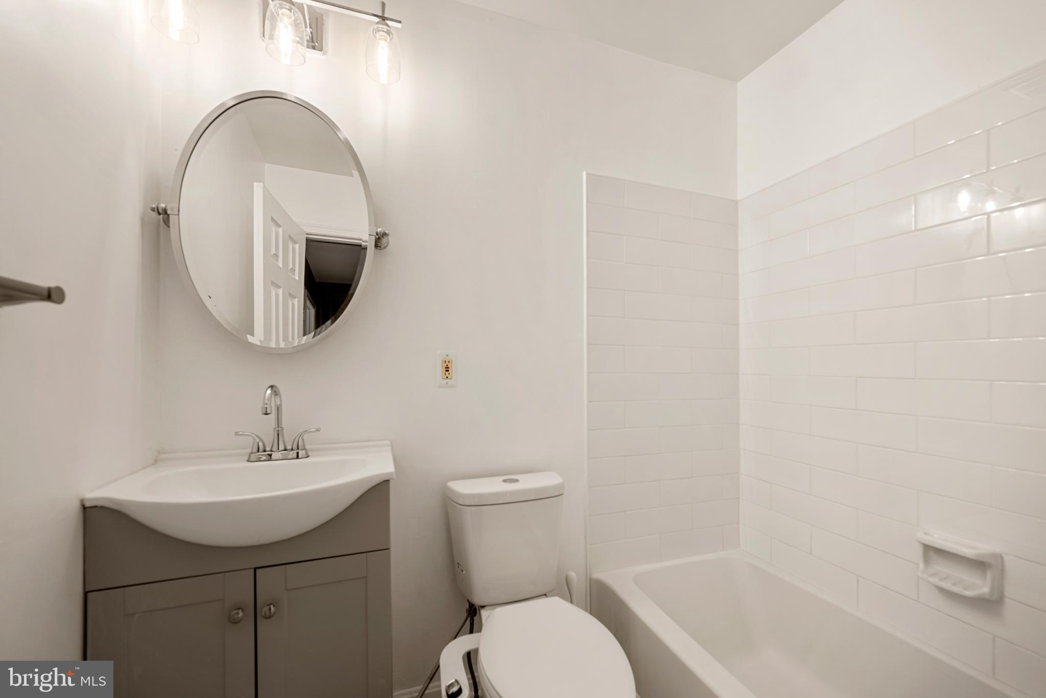 6104 OLD BRENTFORD COURT