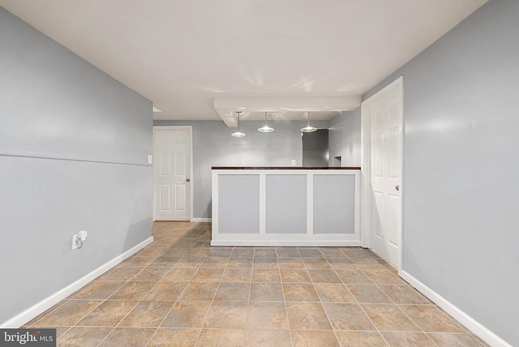 6104 OLD BRENTFORD COURT