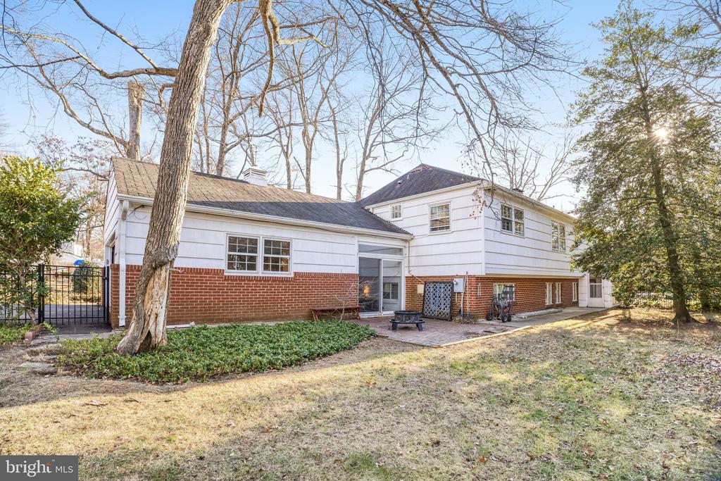 9232 FOREST HAVEN DRIVE