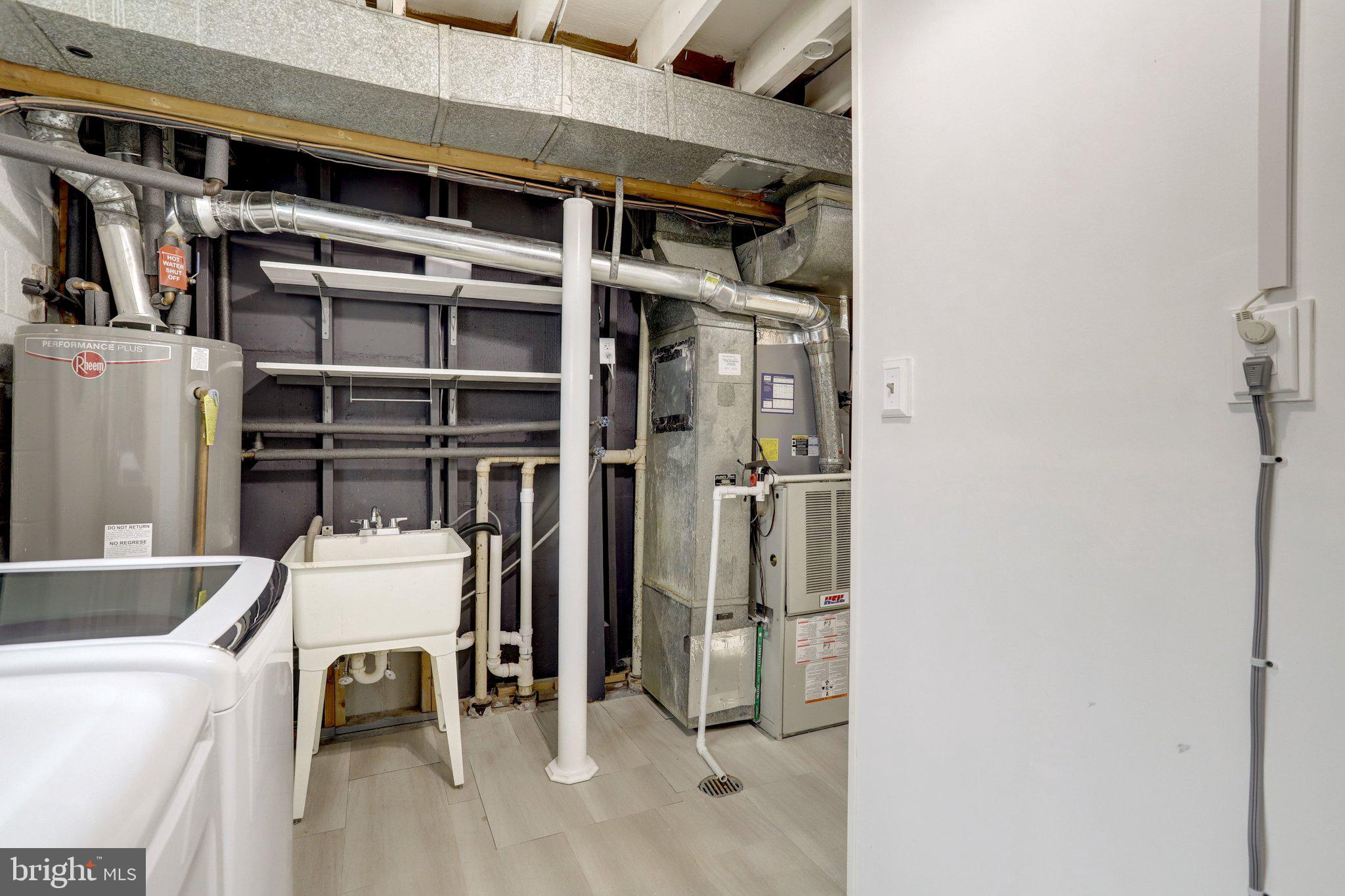 2800 JOSEPH MAKELL COURT