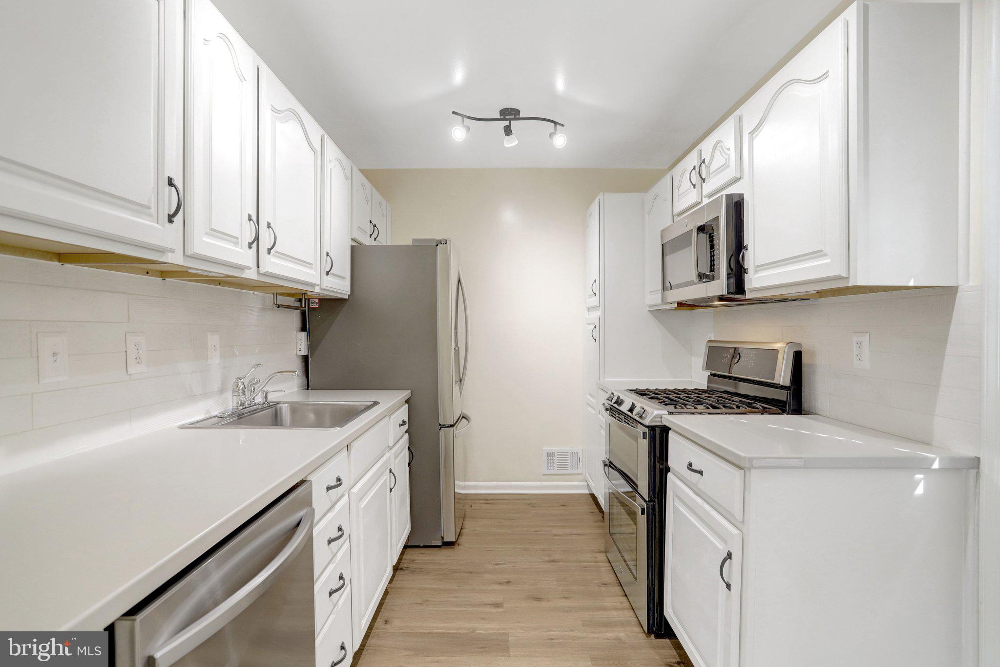 2800 JOSEPH MAKELL COURT