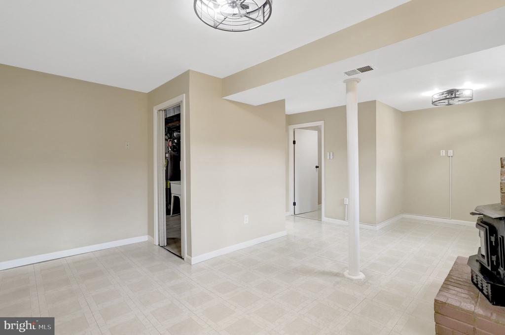 2800 JOSEPH MAKELL COURT