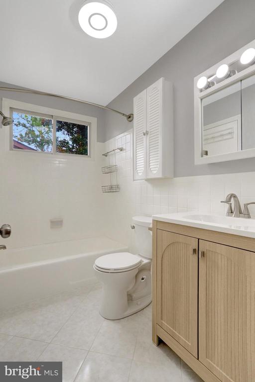 2800 JOSEPH MAKELL COURT