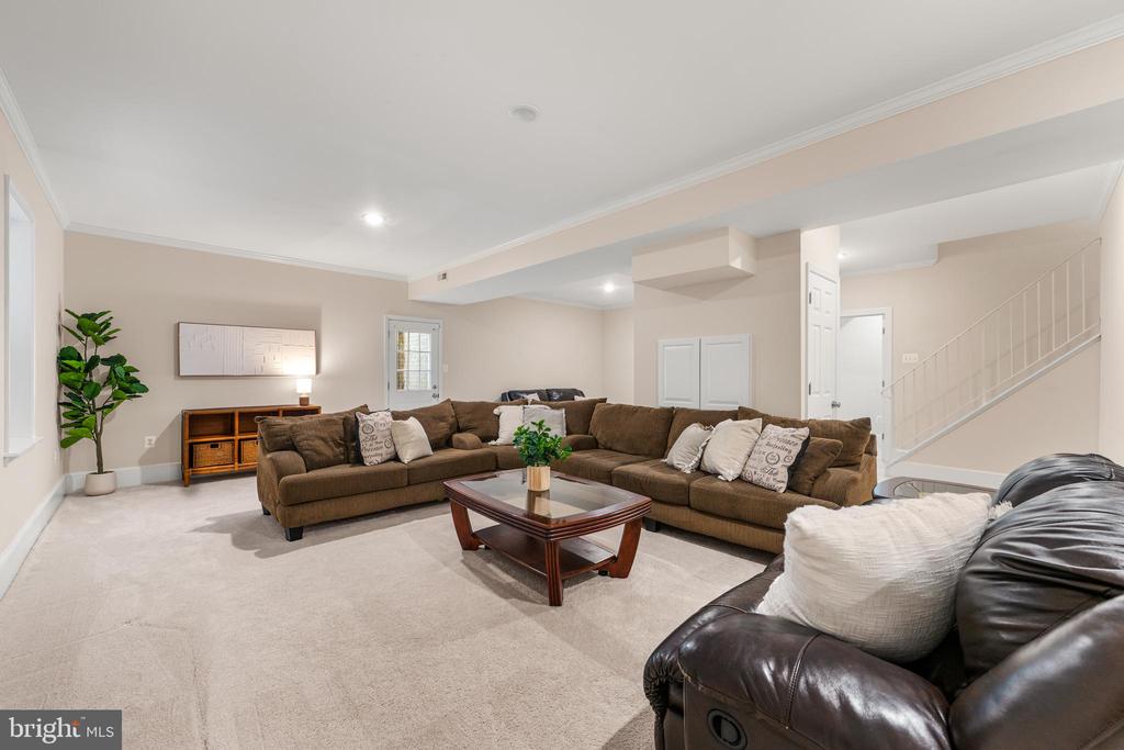 6208 GUILFORD DRIVE