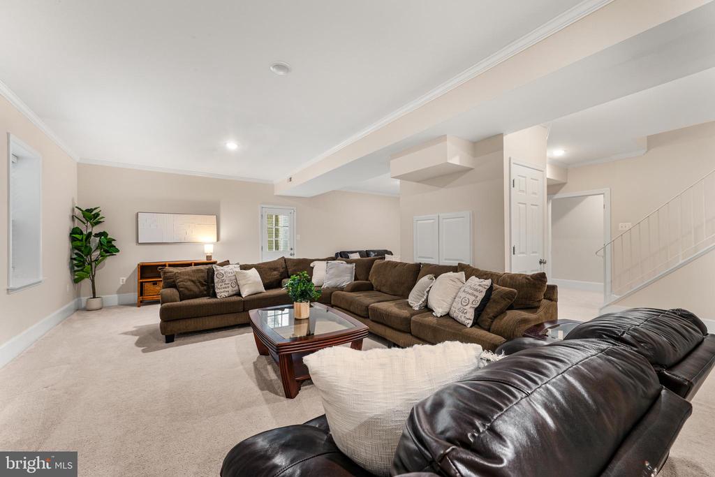 6208 GUILFORD DRIVE