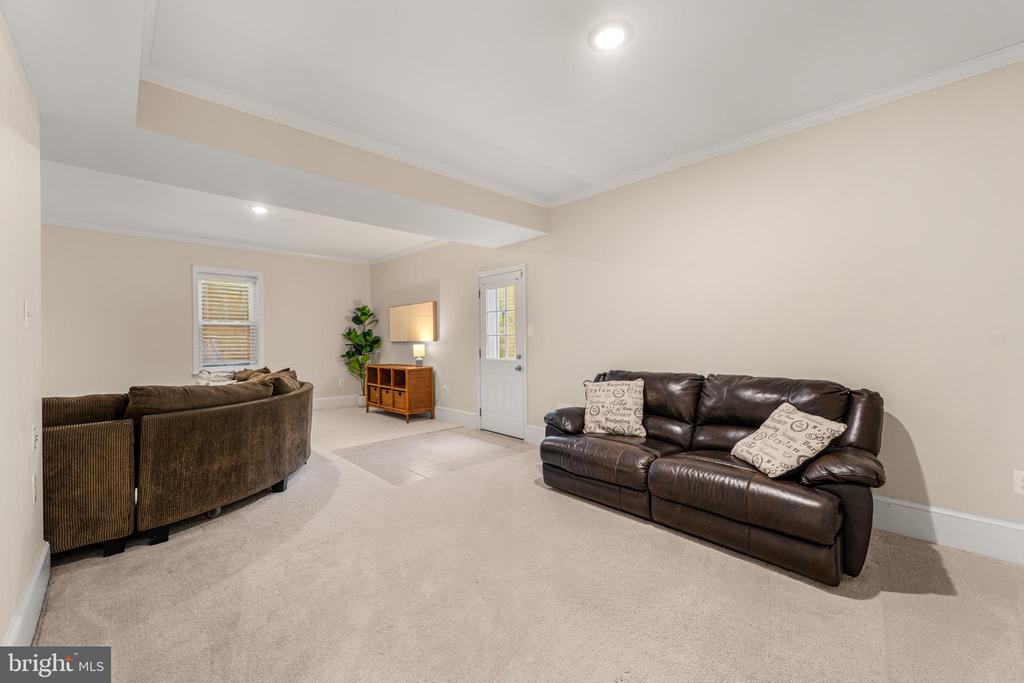 6208 GUILFORD DRIVE