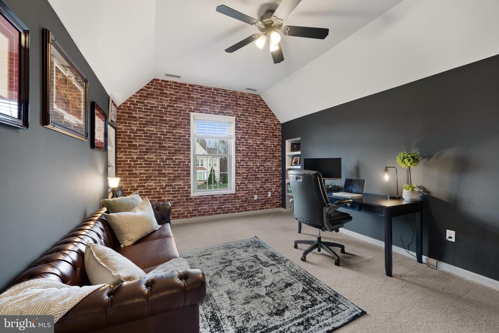 6208 GUILFORD DRIVE
