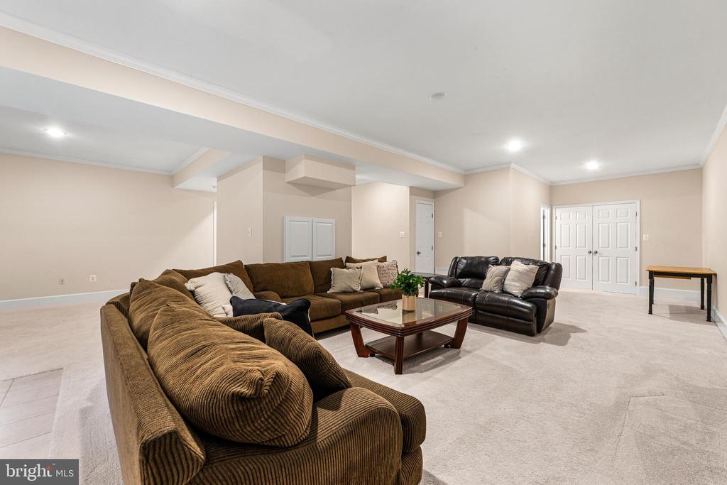 6208 GUILFORD DRIVE