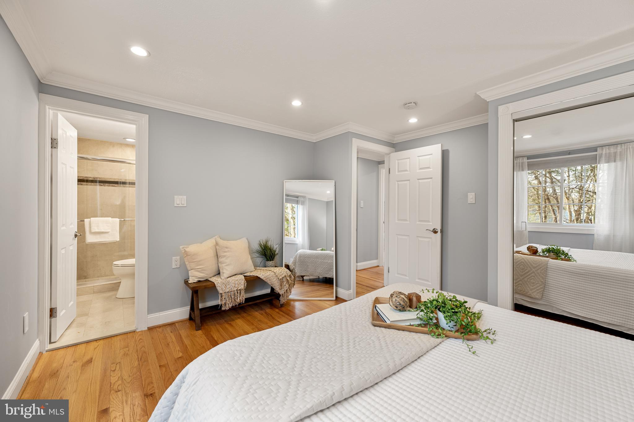 8463 YELLOW LEAF COURT