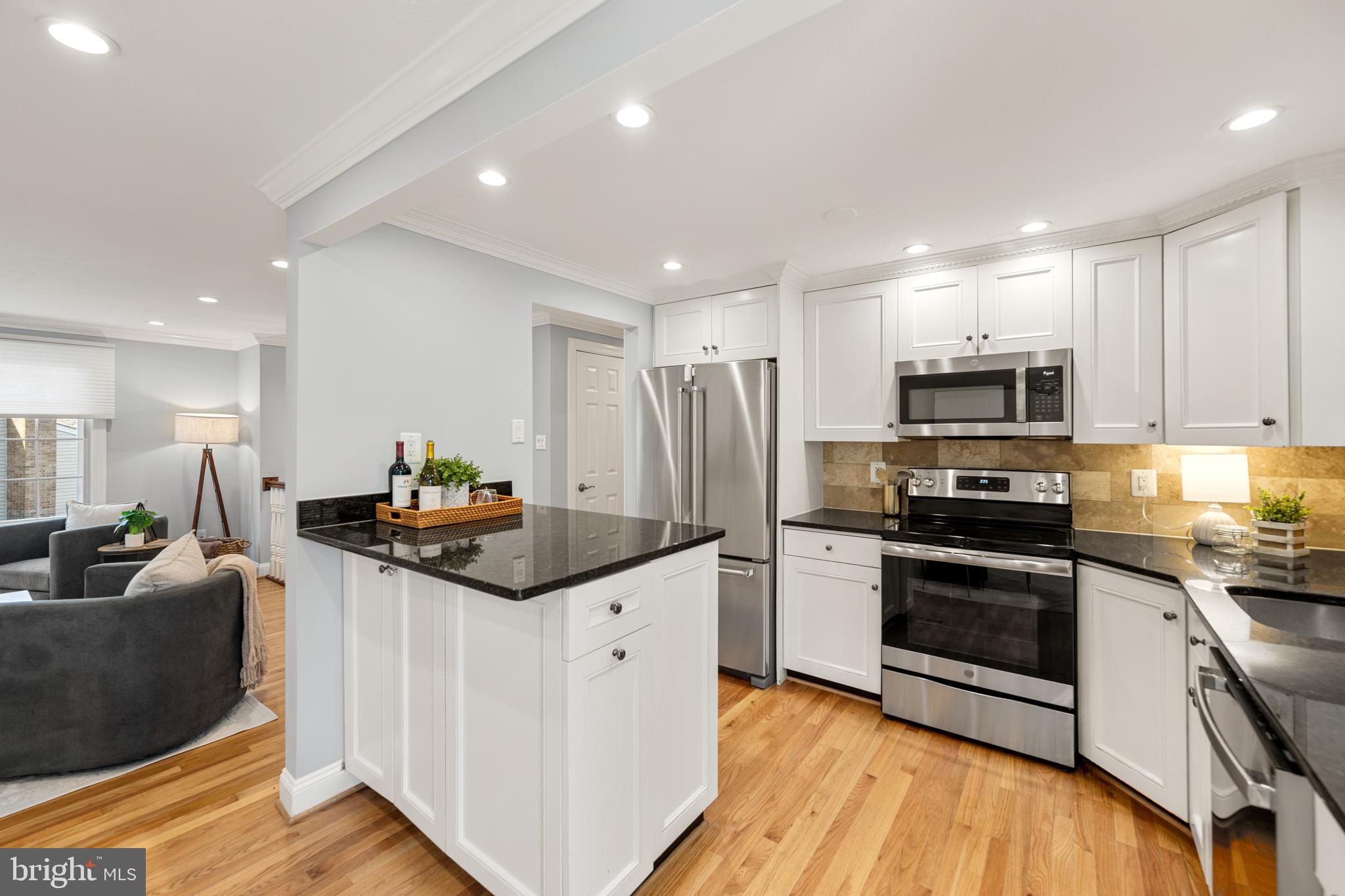 8463 YELLOW LEAF COURT