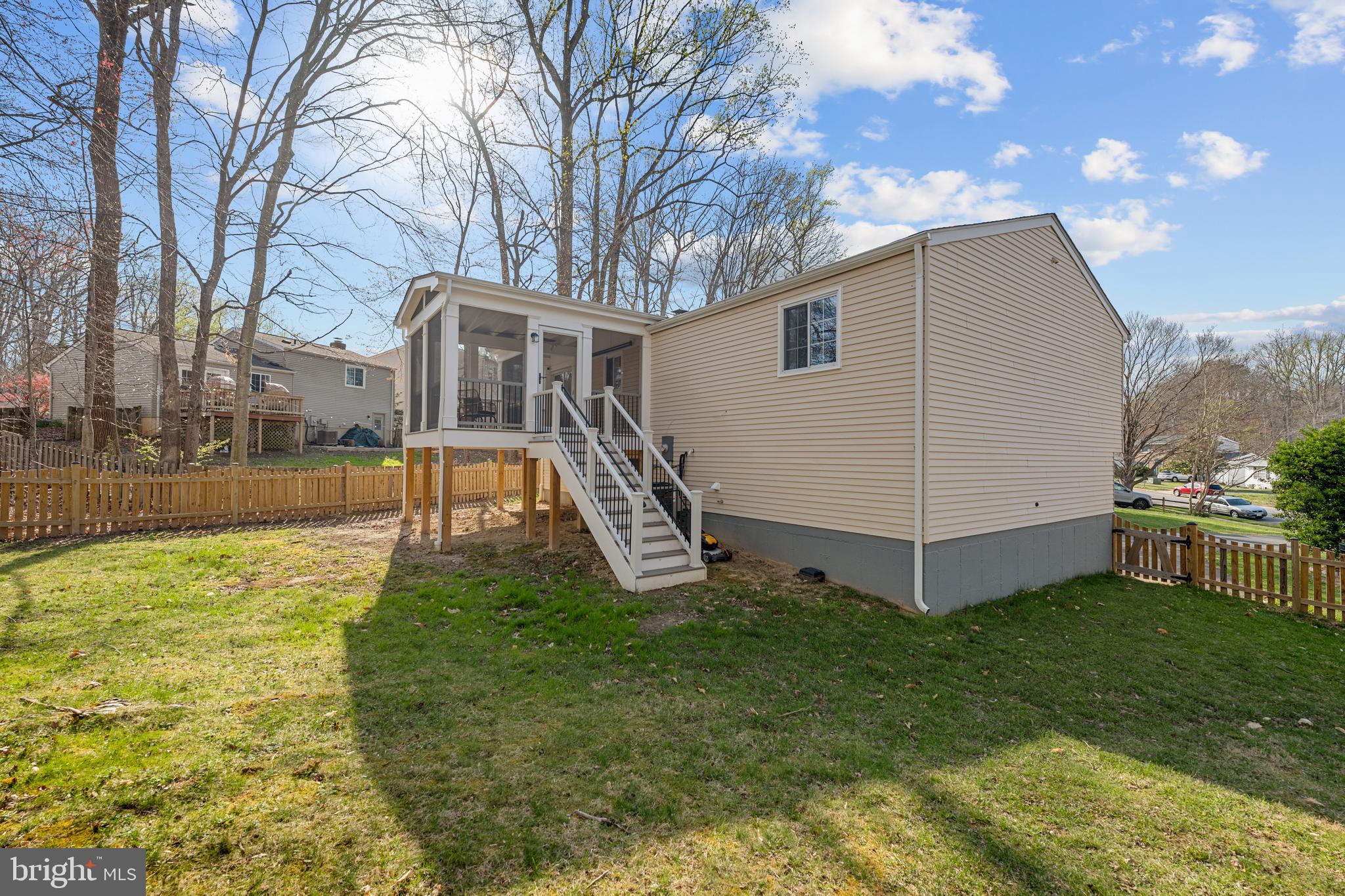 8463 YELLOW LEAF COURT