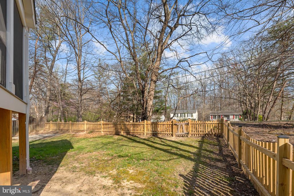 8463 YELLOW LEAF COURT