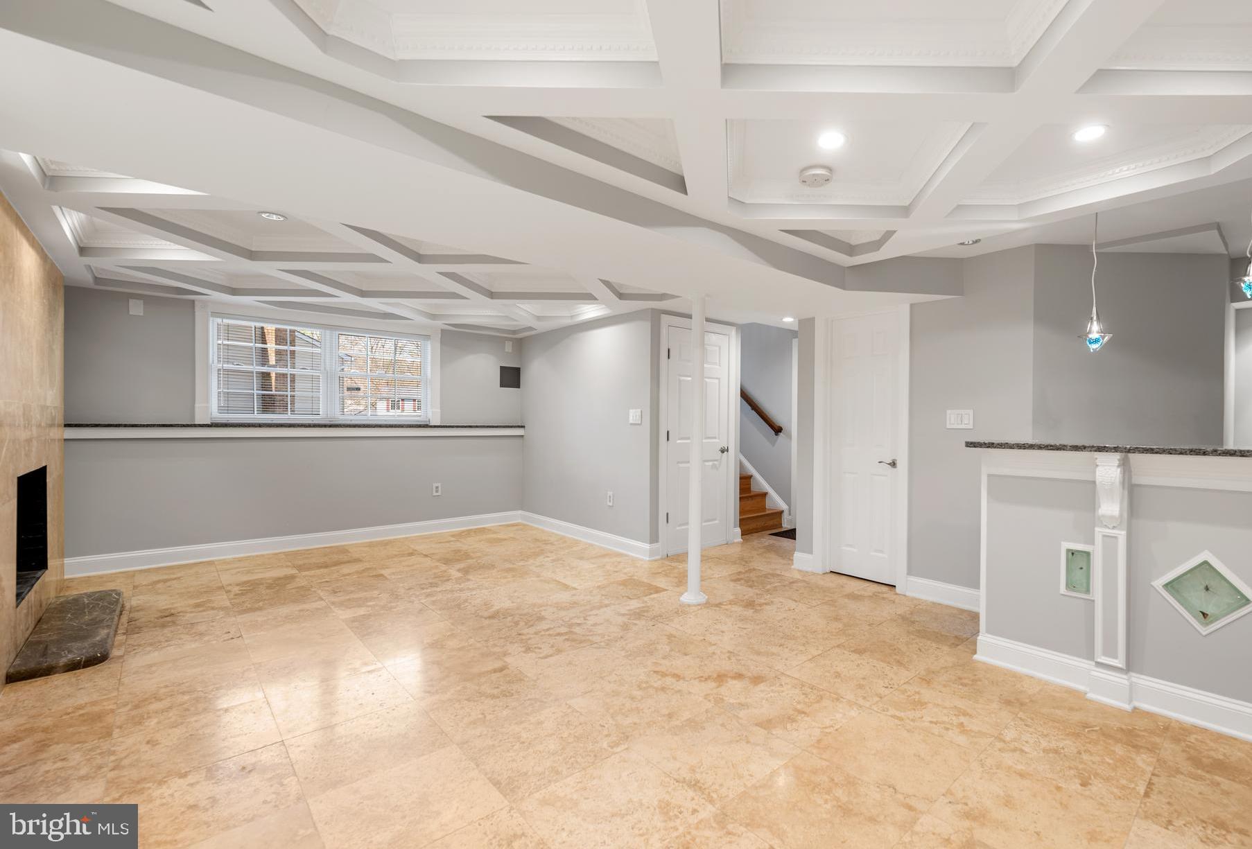 8463 YELLOW LEAF COURT