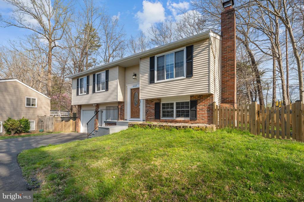 8463 YELLOW LEAF COURT
