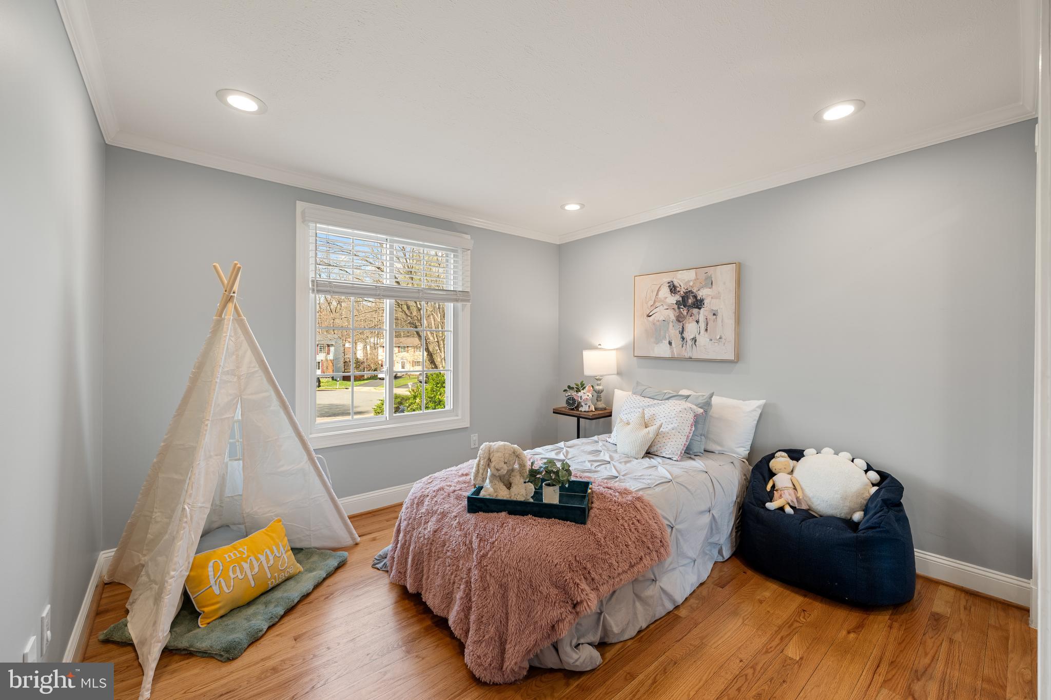 8463 YELLOW LEAF COURT