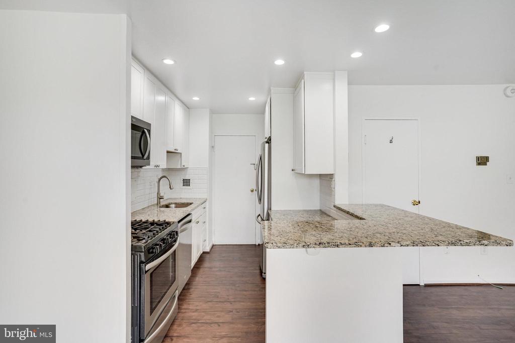 6621 WAKEFIELD DRIVE 510
